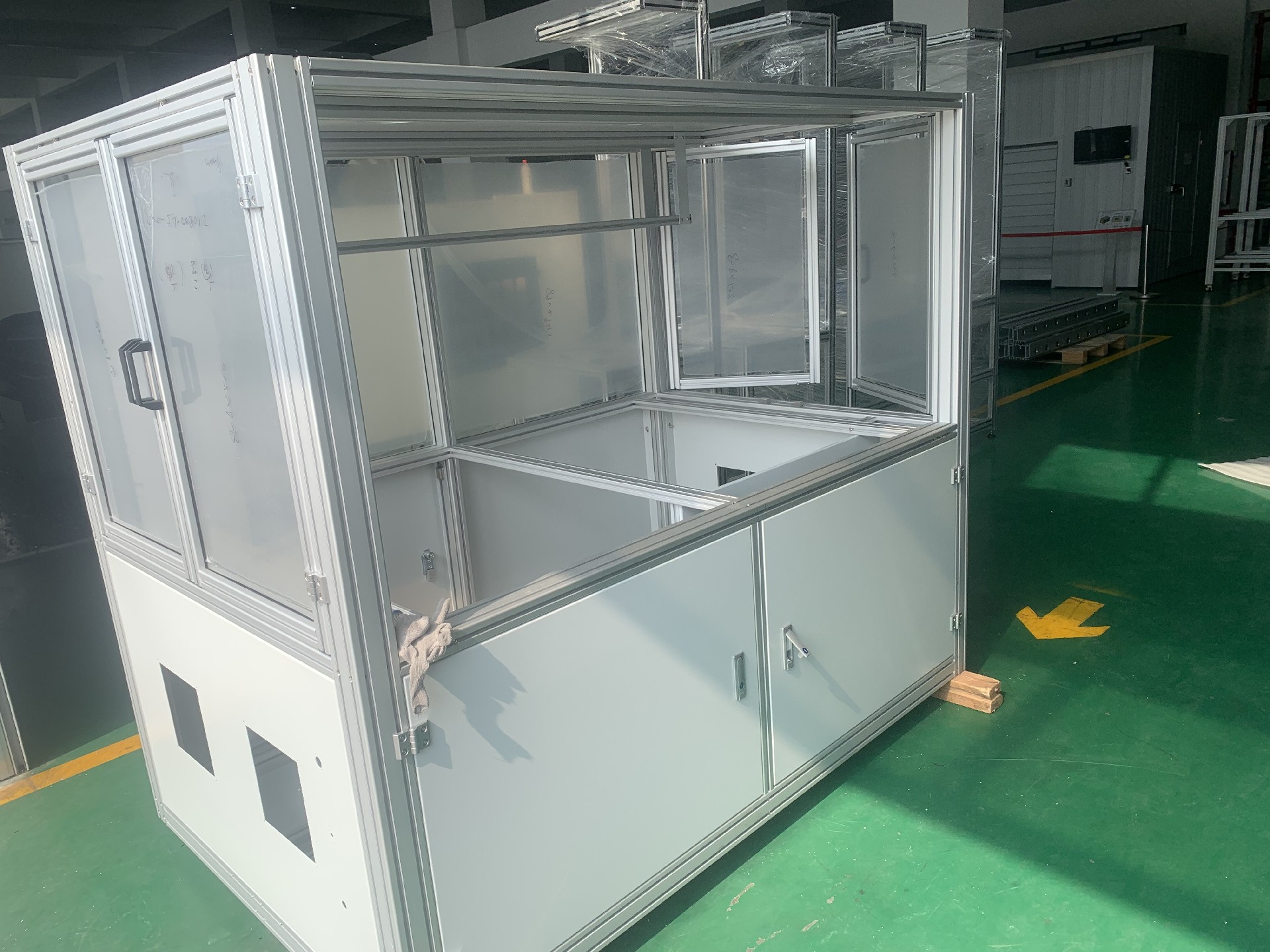 鋁型材設(shè)備機(jī)柜 鋁型材設(shè)備機(jī)柜