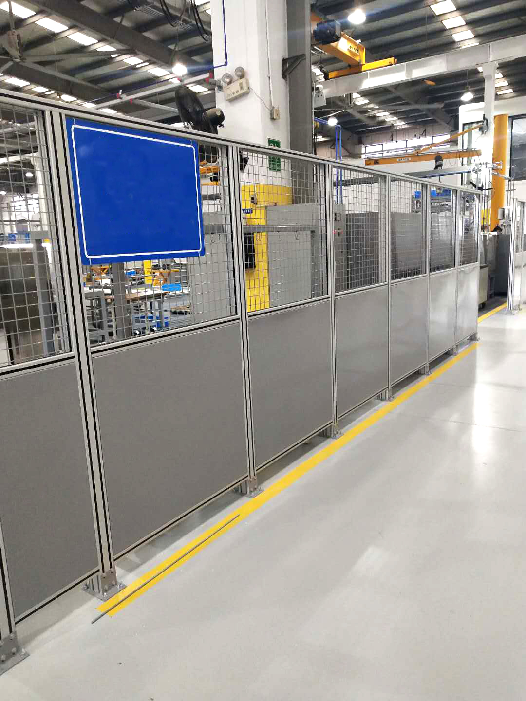 鋁型材設(shè)備防護(hù)圍欄 鋁型材設(shè)備防護(hù)圍欄