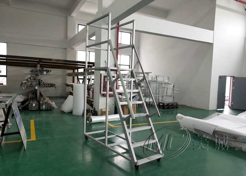 鋁型材維修平臺(tái)梯