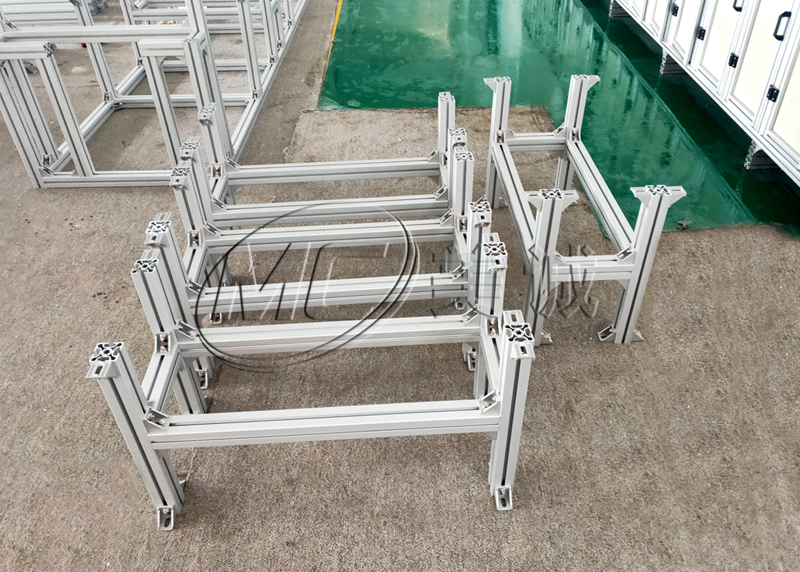 熔噴布鋁型材機(jī)架 熔噴布鋁型材機(jī)架